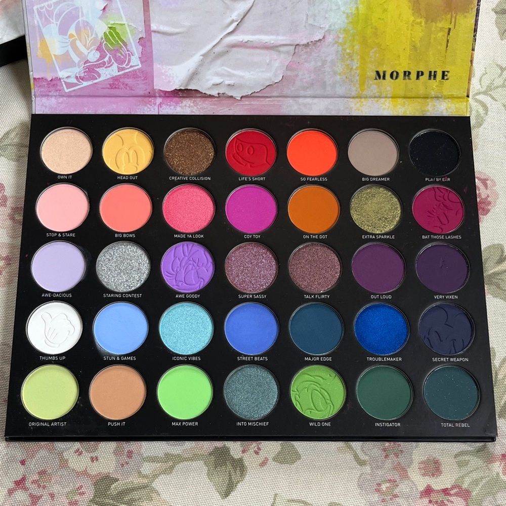 Disney Eyeshadow Palette matte and shimmer Truth Be Bold - Picture 2 of 16